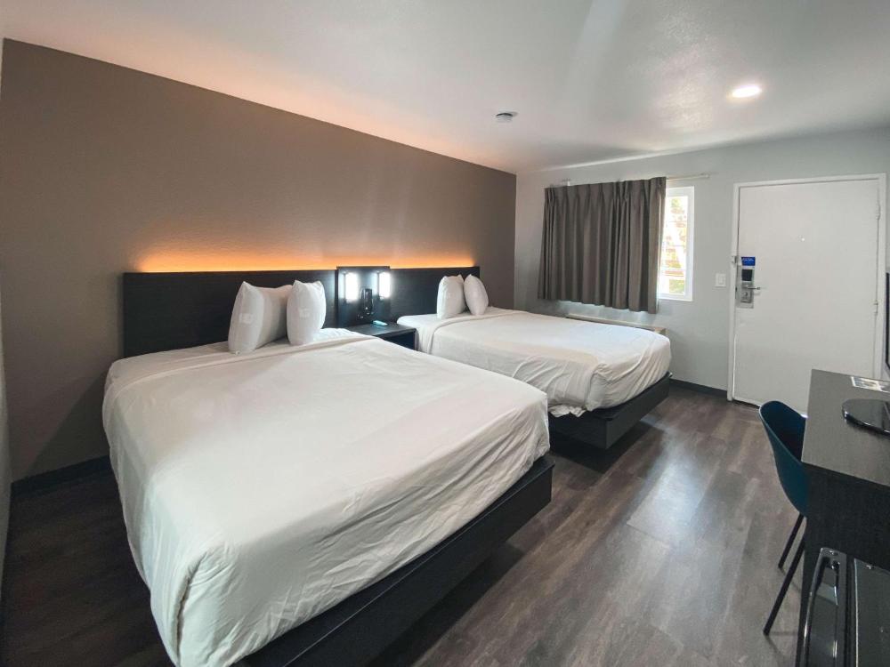Queen Room with Two Queen Beds - Disability Access interior